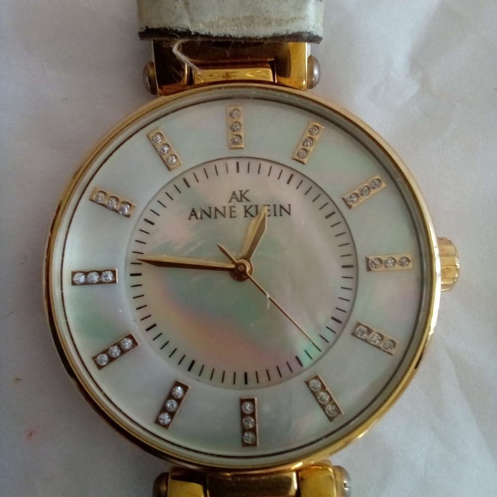 Anne Klein Vtg Mother Of Pearl Watch 58$